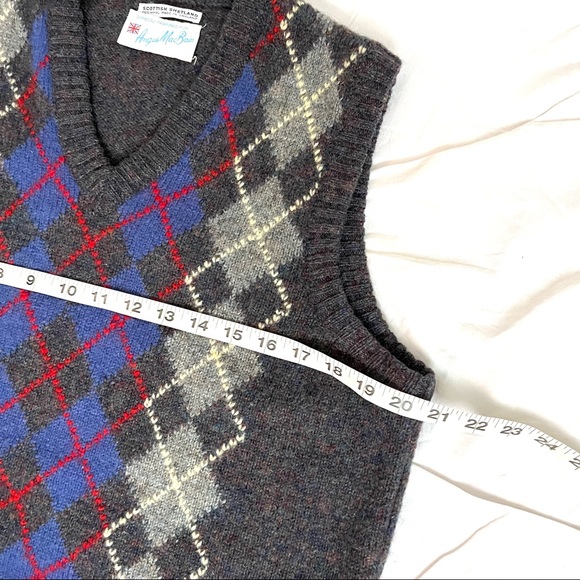 Vintage Scottish Wool Angus MacBain argyle sweater vest - Picture 6 of 9